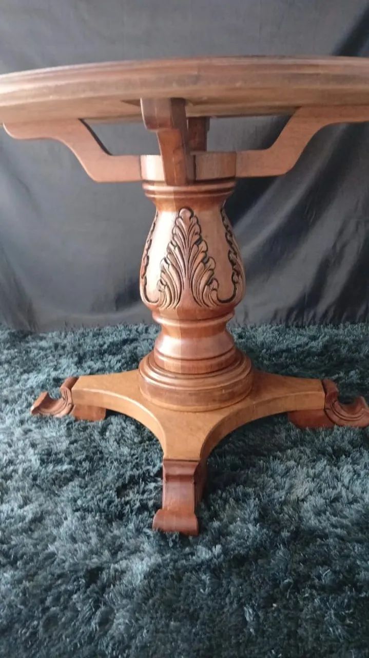 Mesa em madeira com cadeiras estofadas  - Foto 3