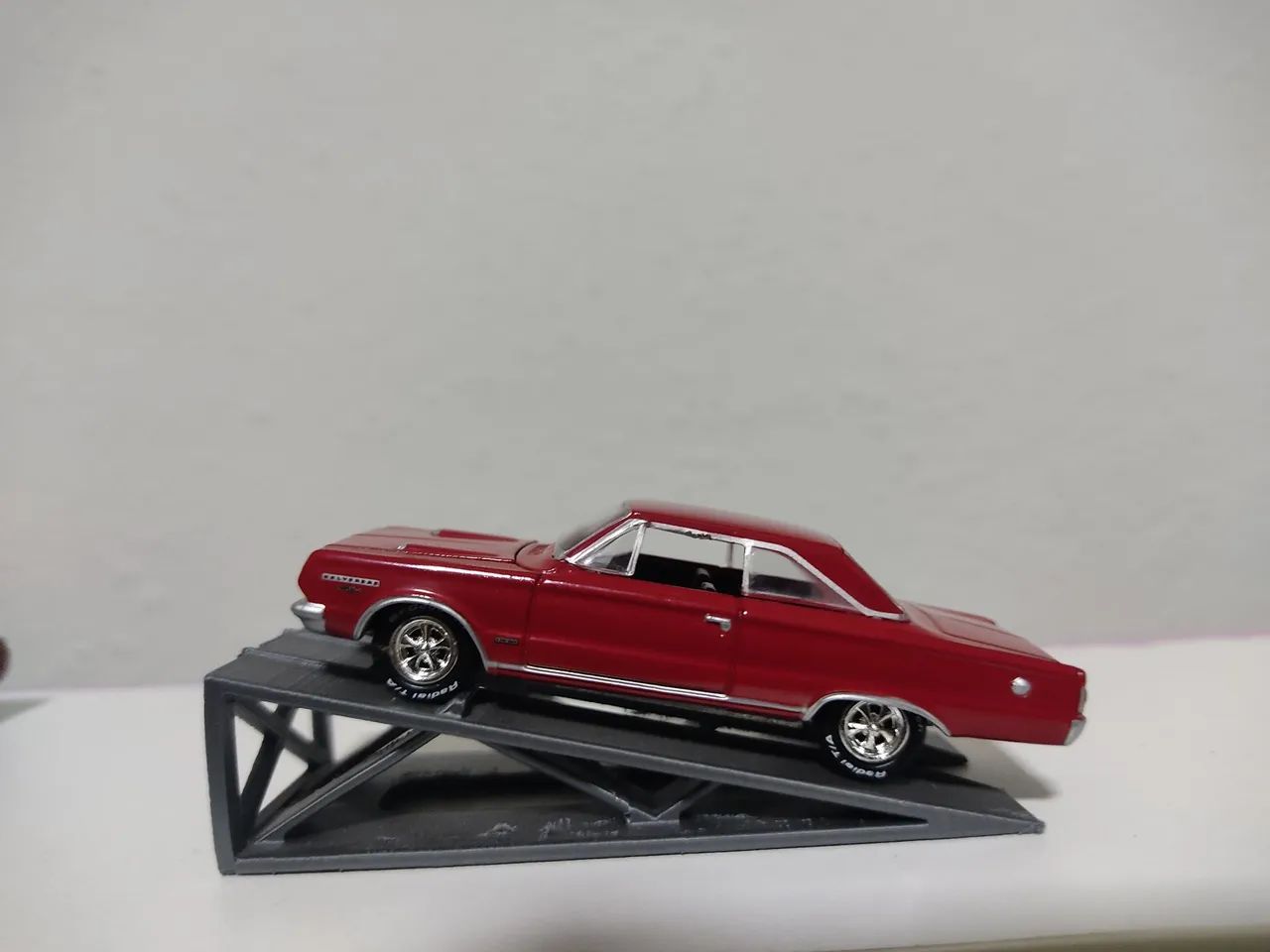 LOTE COM TRÊS MINIATURAS DE CARROS  - Foto 3