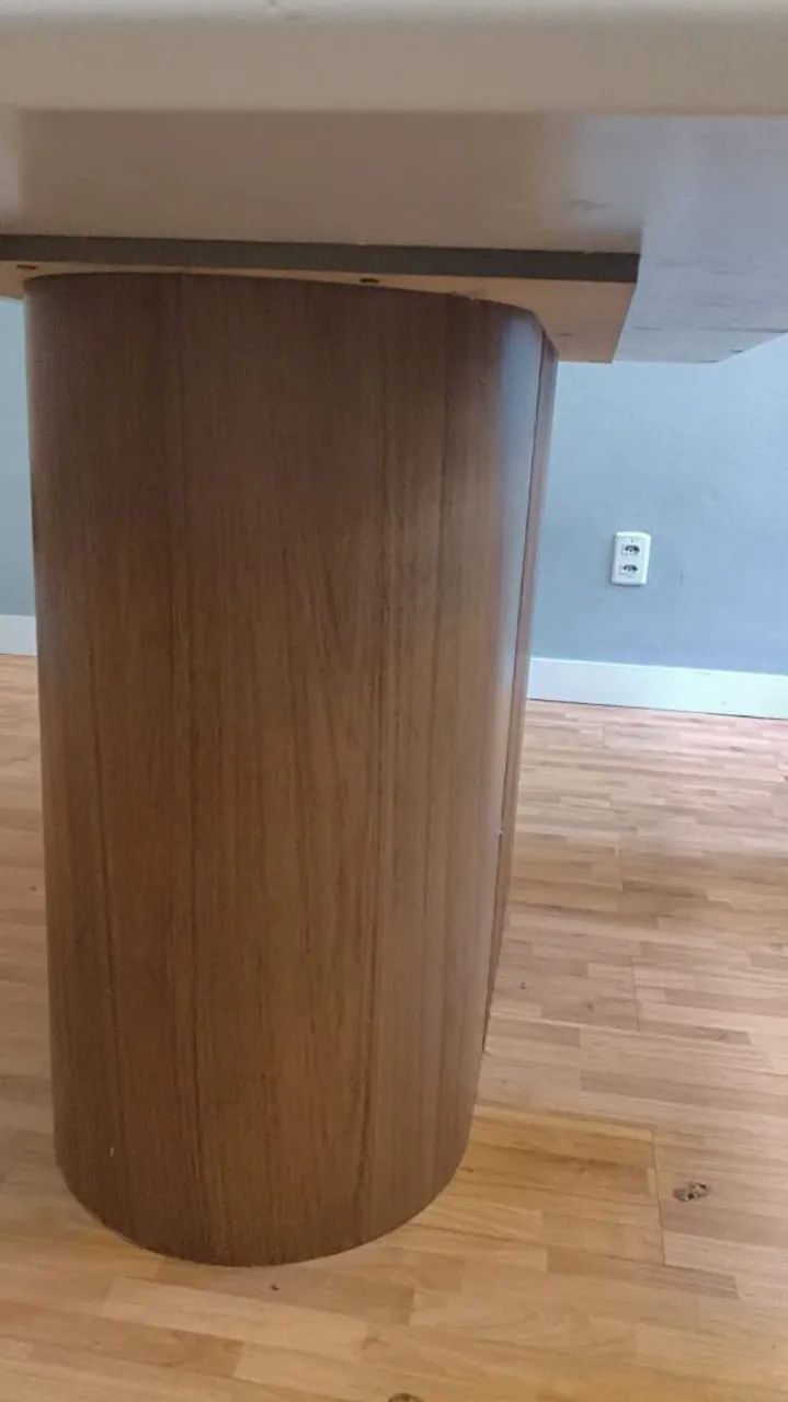 Sofá e Mesa com 4 cadeiras - Foto 4