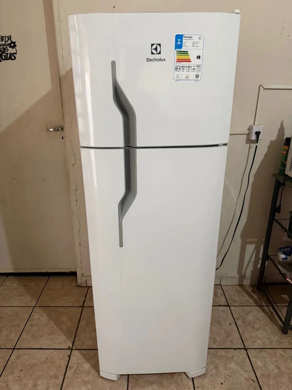 Geladeira Electrolux 260 litros dc35A - Geladeiras e Freezers