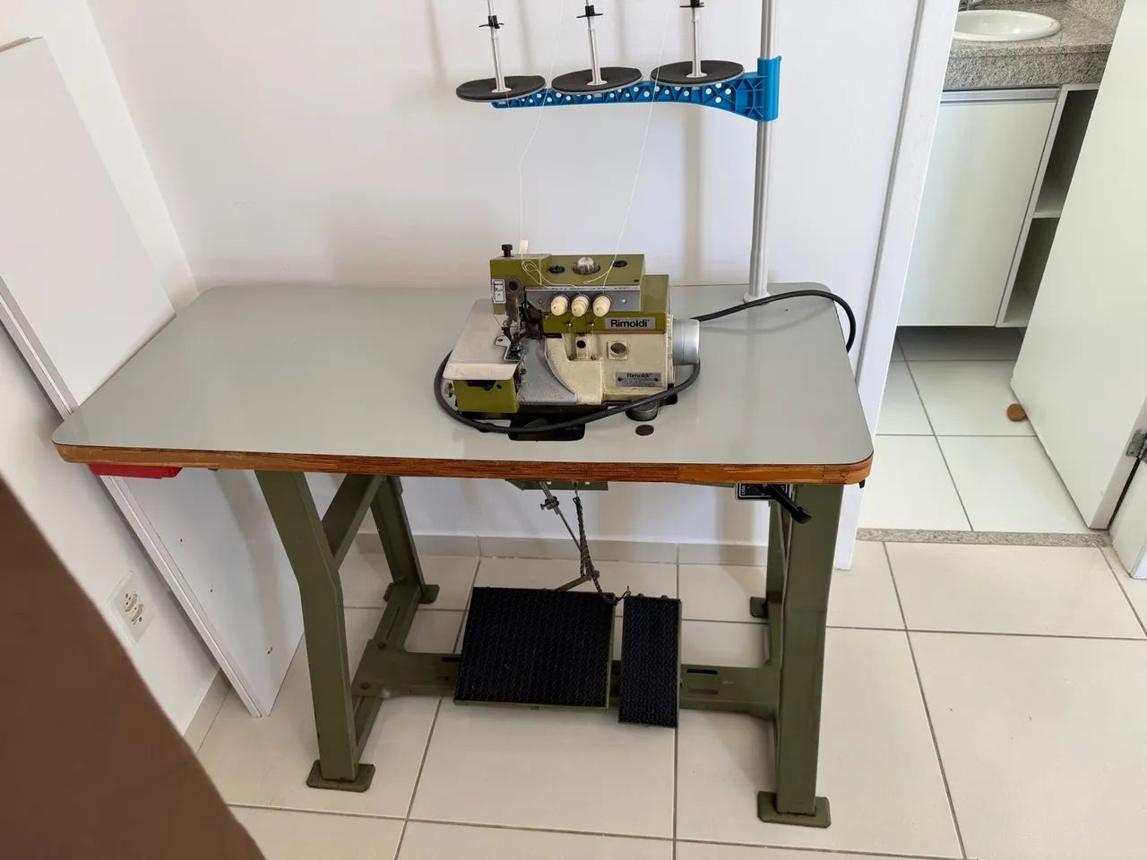 Vendo máquina de overloque! - Foto 2