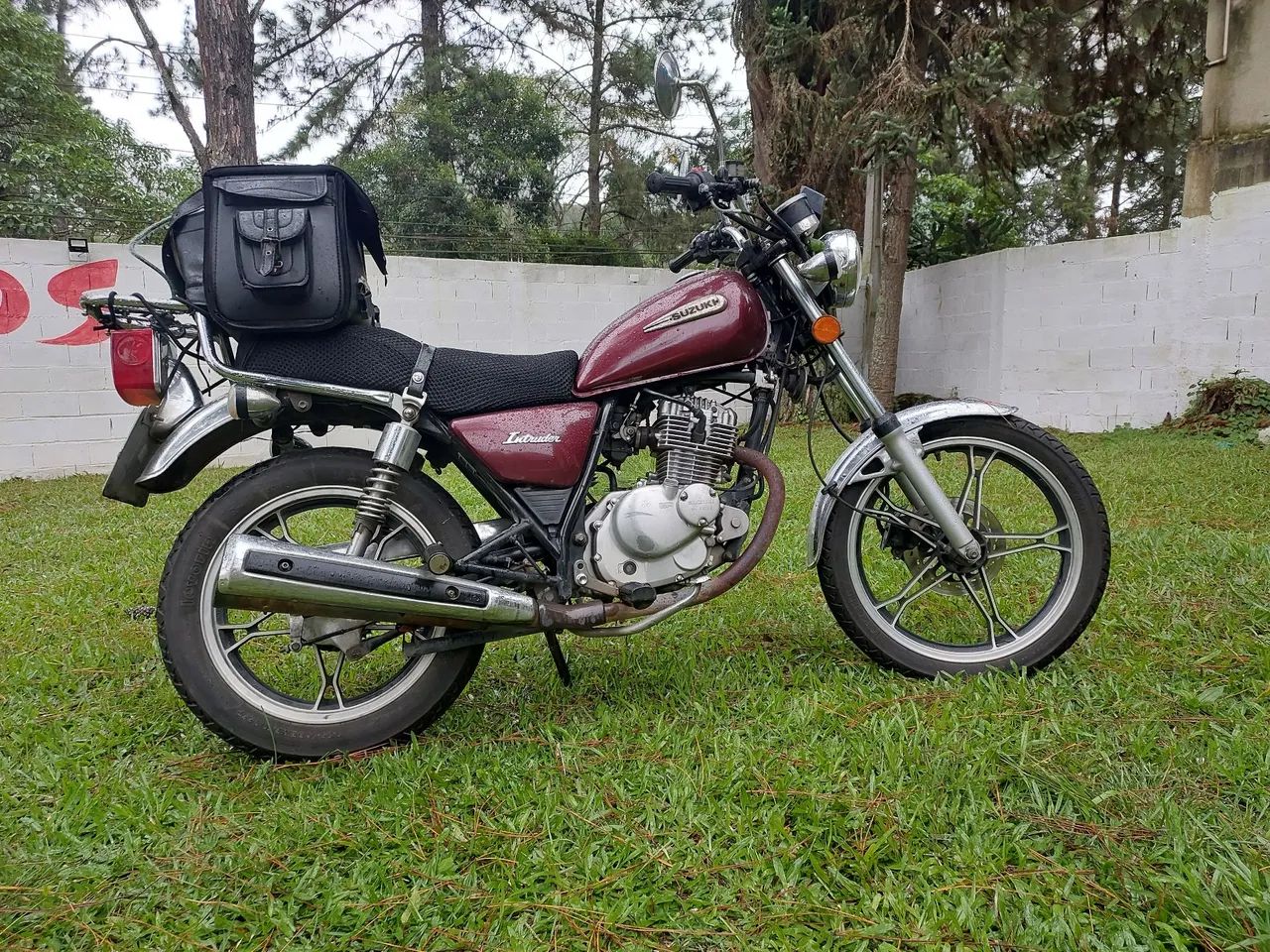 Intruder 125 2010  mod 2011