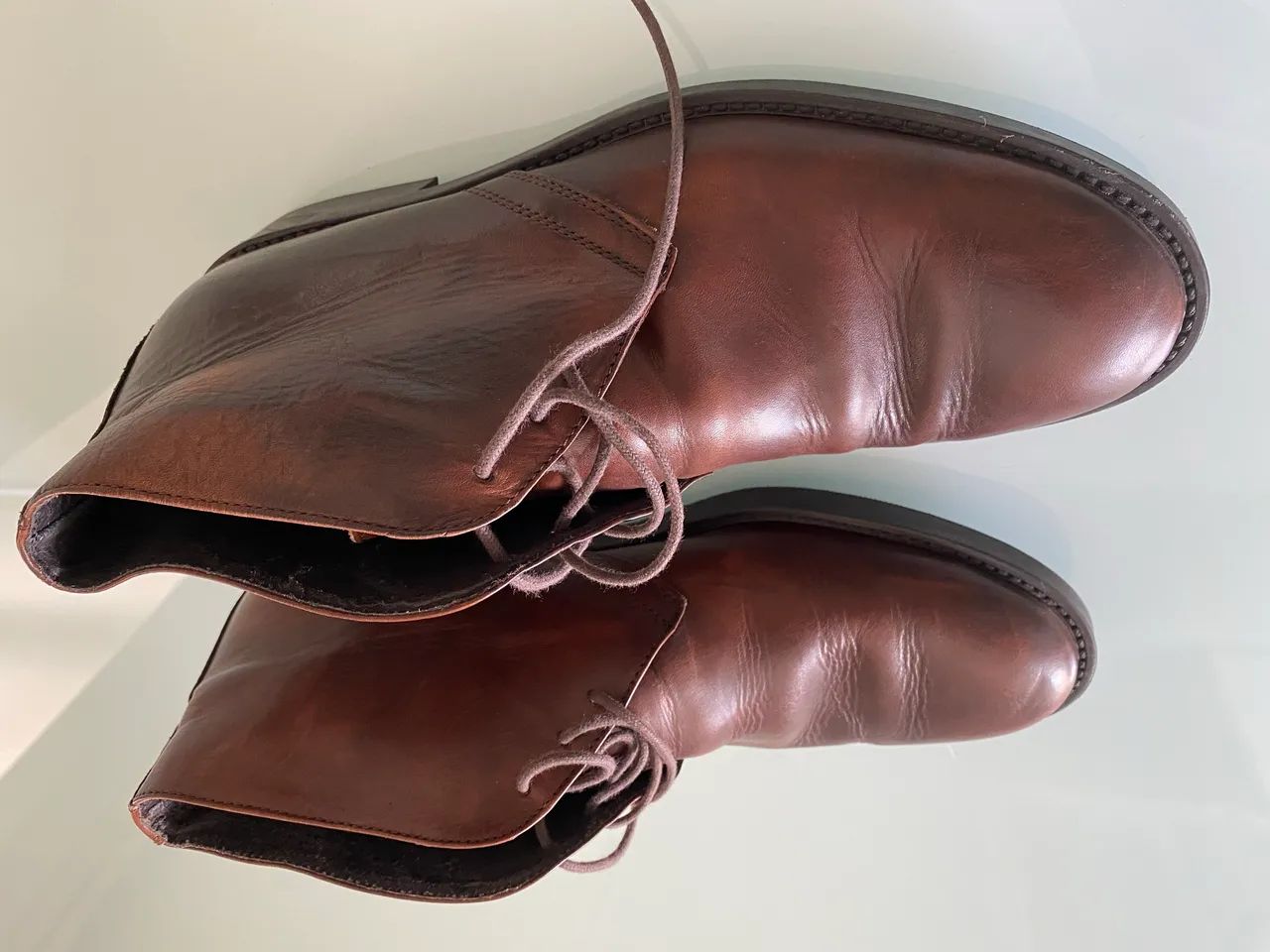 Bota de couro com solado de borracha  - Foto 2