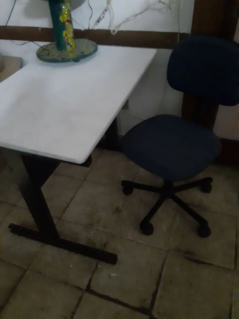 Mesa de computador c/ cadeira giratoria446520420393953281