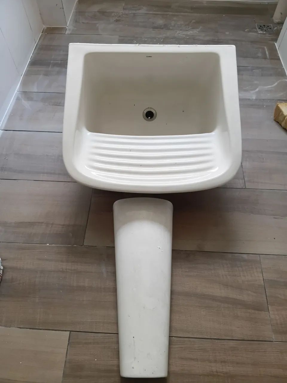 Vendo tanque com pé CELITE.. - Foto 2
