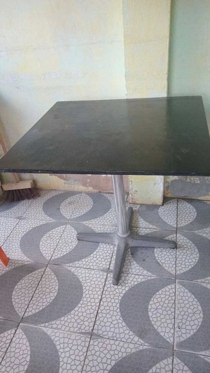Mesa de inox sem cadeira