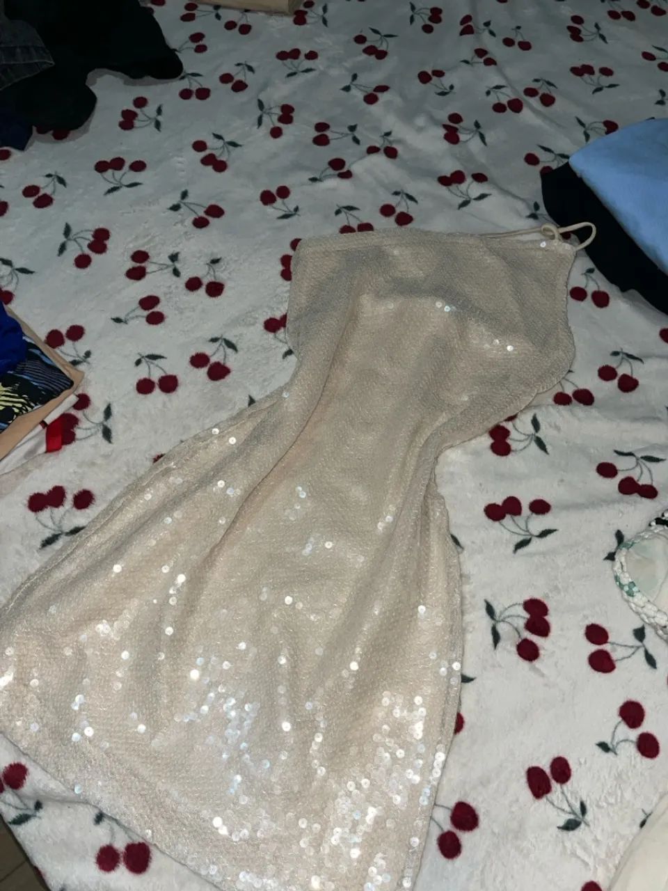 Vestido YouCom branco brilhoso  - Foto 3