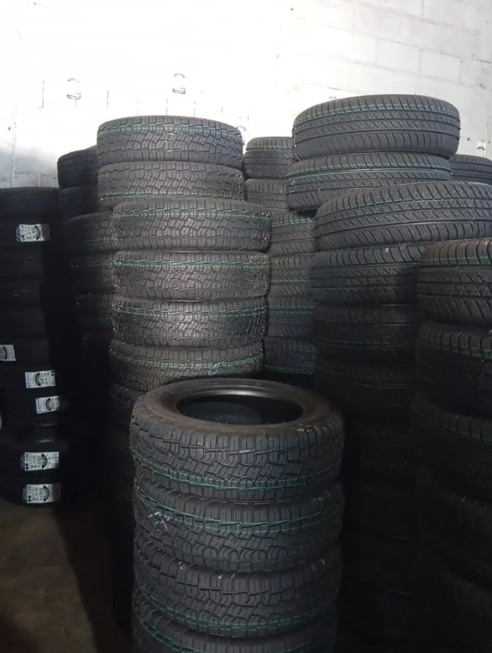 Rodagem mais suave com pneus de alta qualidade e longa duração