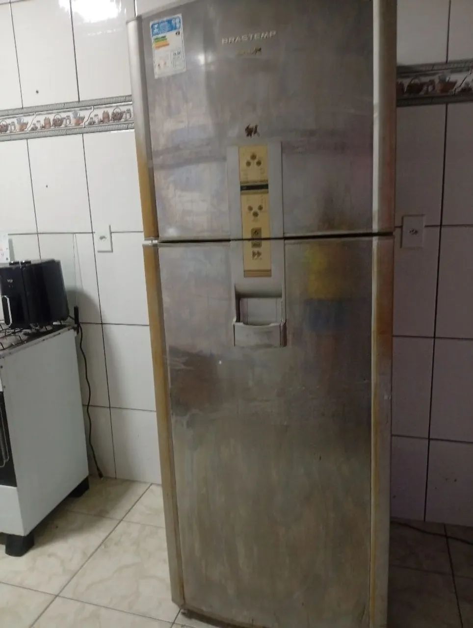 VENDO DUAS GELADEIRA SEM FUNCIONAR 
