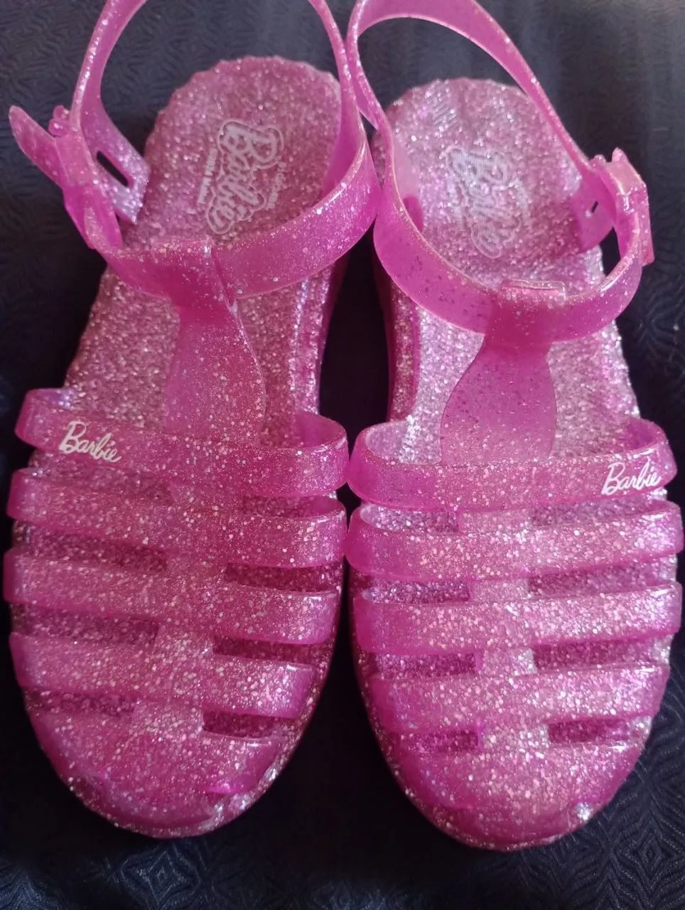 Sandália infantil Barbie com glitter 