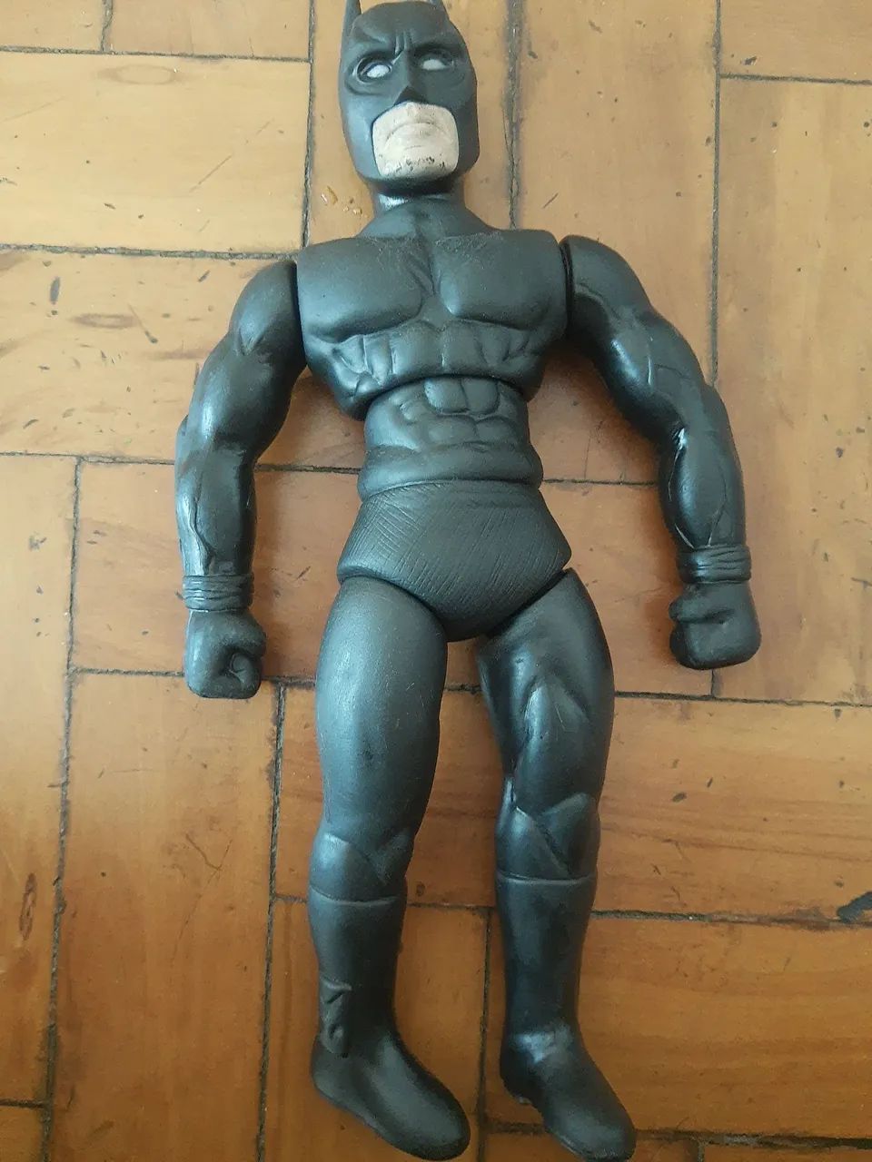 Boneco Batman articulado e emborrachado 