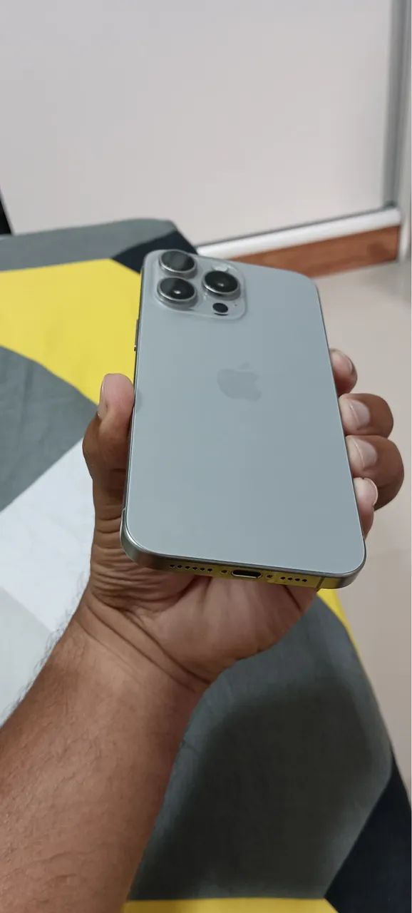 Vendo IPhone 15 Pro Max  - Foto 2