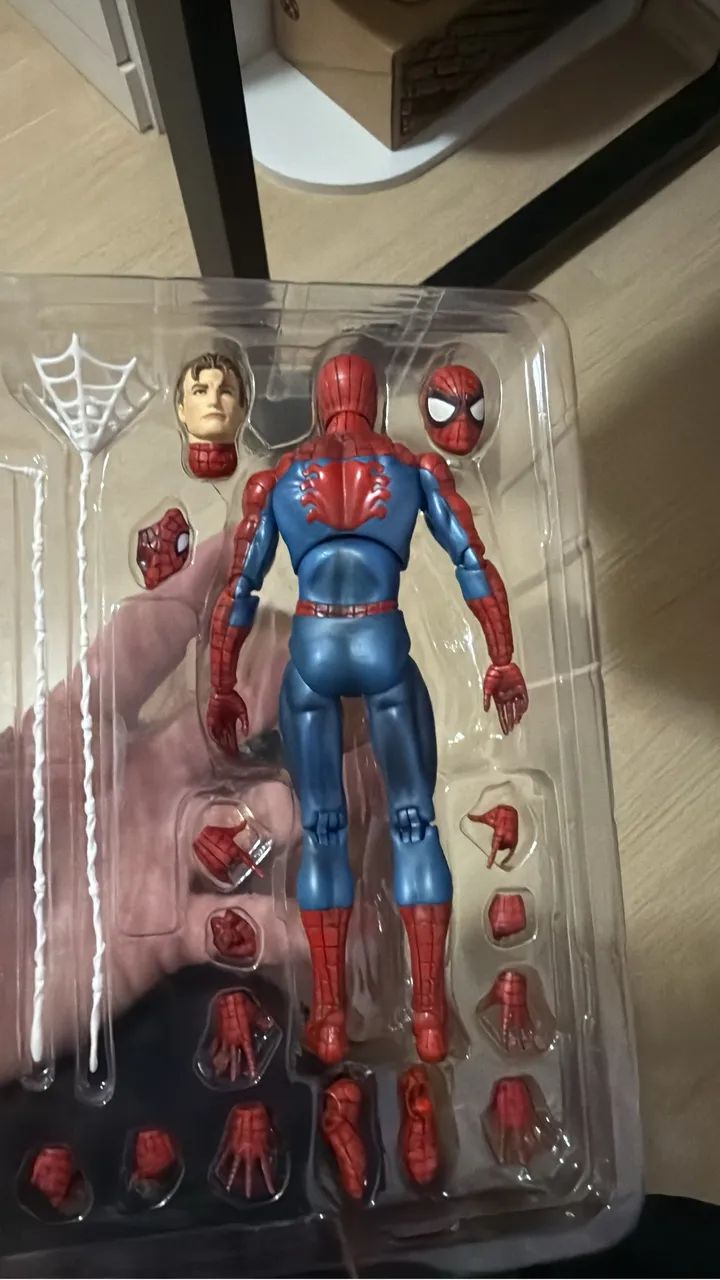 Action Figure Mafex Spiderman Comic Version 075 - Hobbies e