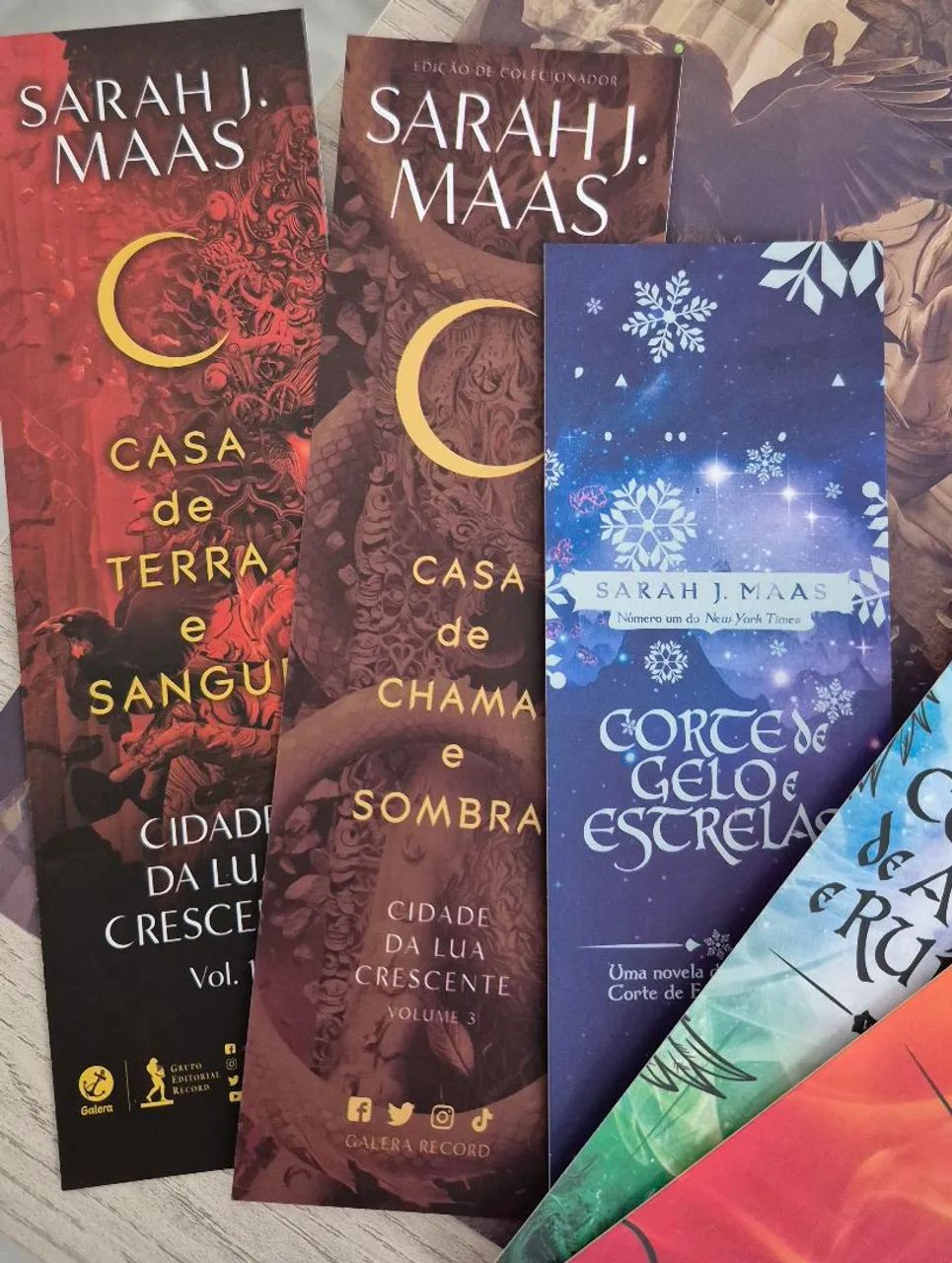 Kit Marcadores de páginas e poster Corte de espinhos e rosas e Cidade da Lua Crescente - Foto 3