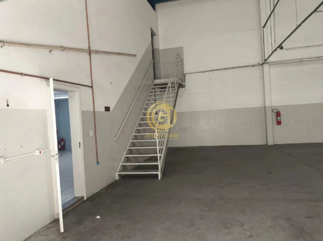 Galpão Comercial 500m² | 4 Vagas | Ótimo para Comércio e Logística (Ex-Auto Peças) - Foto 3