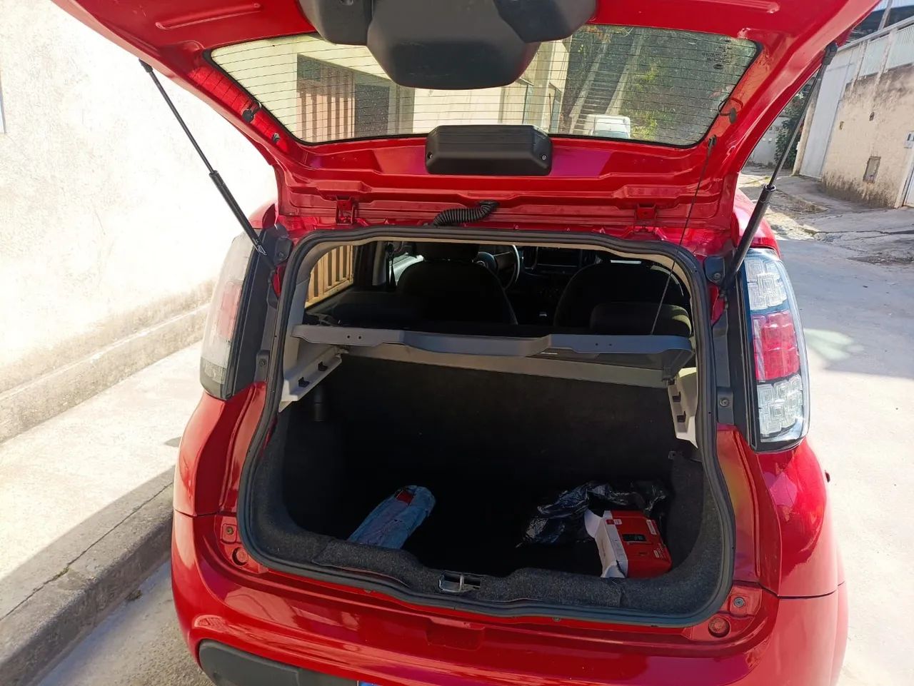 Fiat Uno Attractive 1.0 Flex 6V 5P 2017 - Foto 4