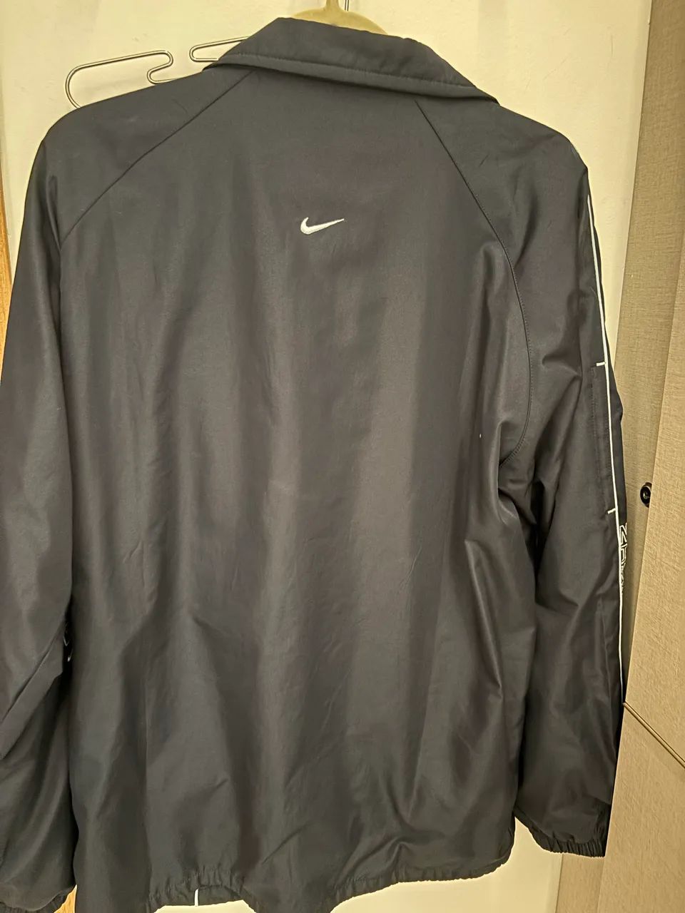 Casaco corta vento Nike - Foto 2