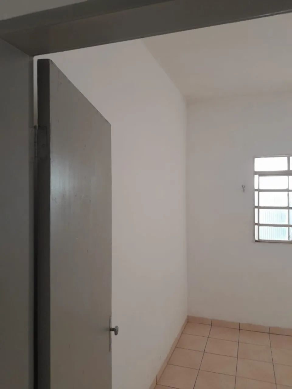 CASA EM CORUMBÁ, RICA EM VARANDA, COMODOS ESPACOSOS. - Foto 4