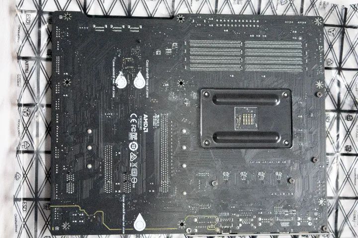 Placa mãe MSI MPG B550 Gaming Plus - Foto 2