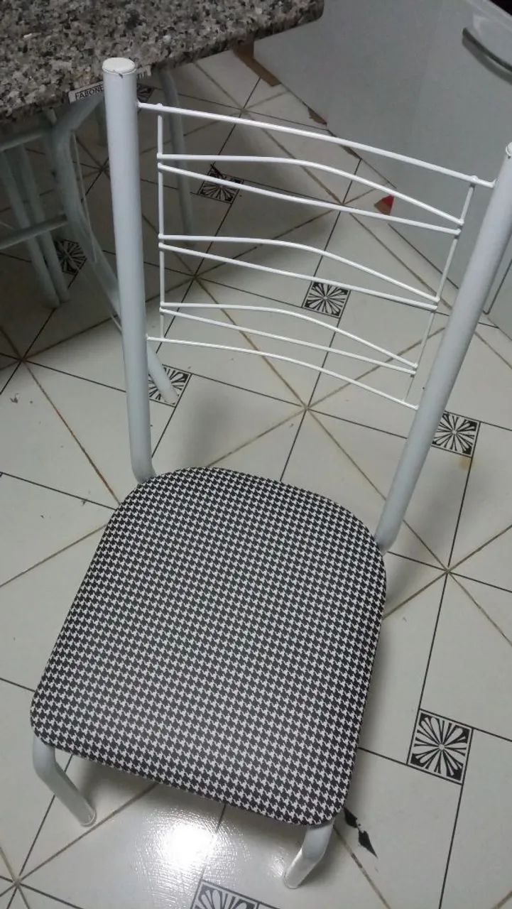 MESA DE JANTAR 4 CADEIRAS NOVA  - Foto 3