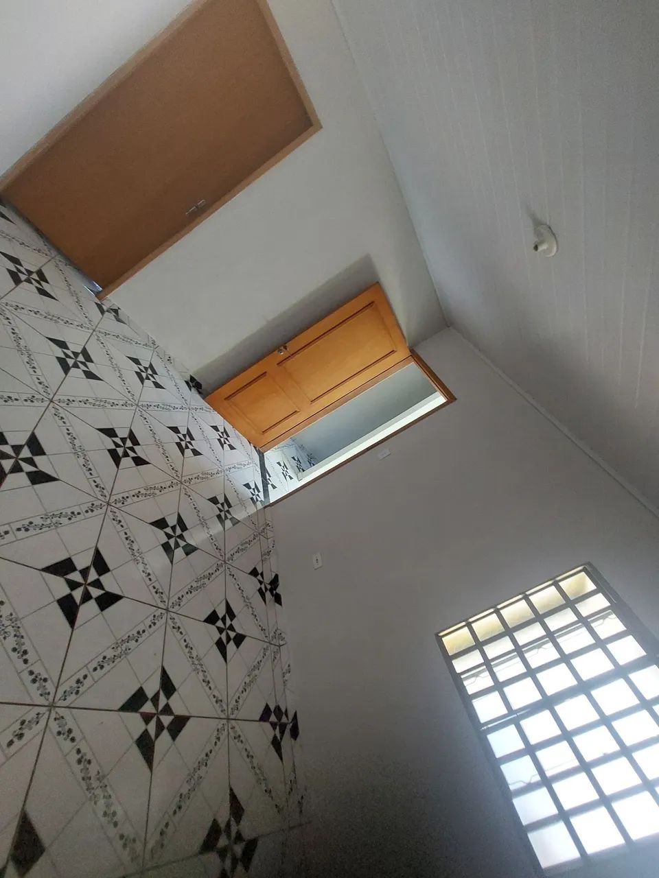 Alugo casa com grande 5 peças  - Foto 4