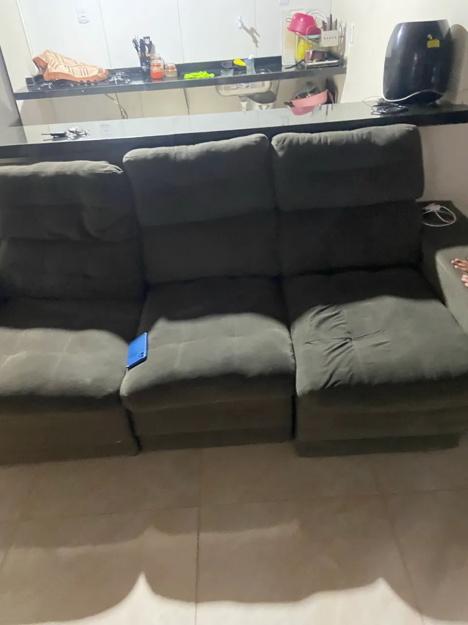 Vendo sofá retrátil de 3 lugares - Foto 3