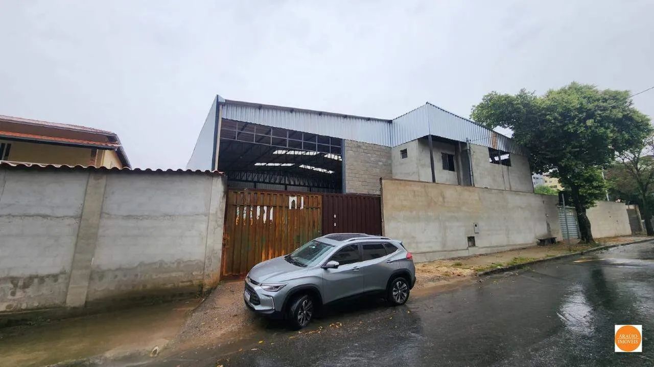 GALPÃO DE 400M2 NO BAIRRO SÃO BERNARDO