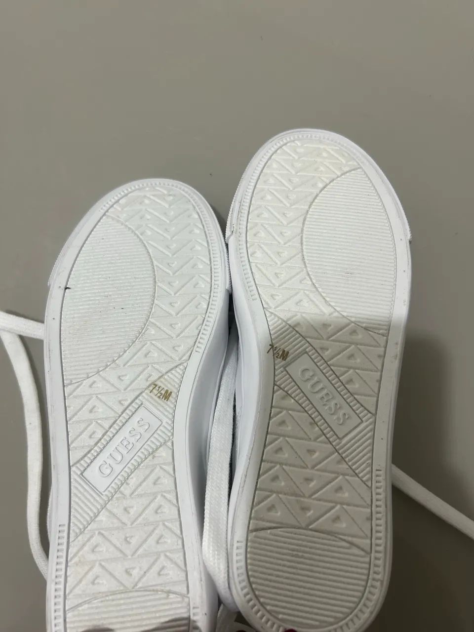 Tênis Guess tam 36/37 - Foto 2