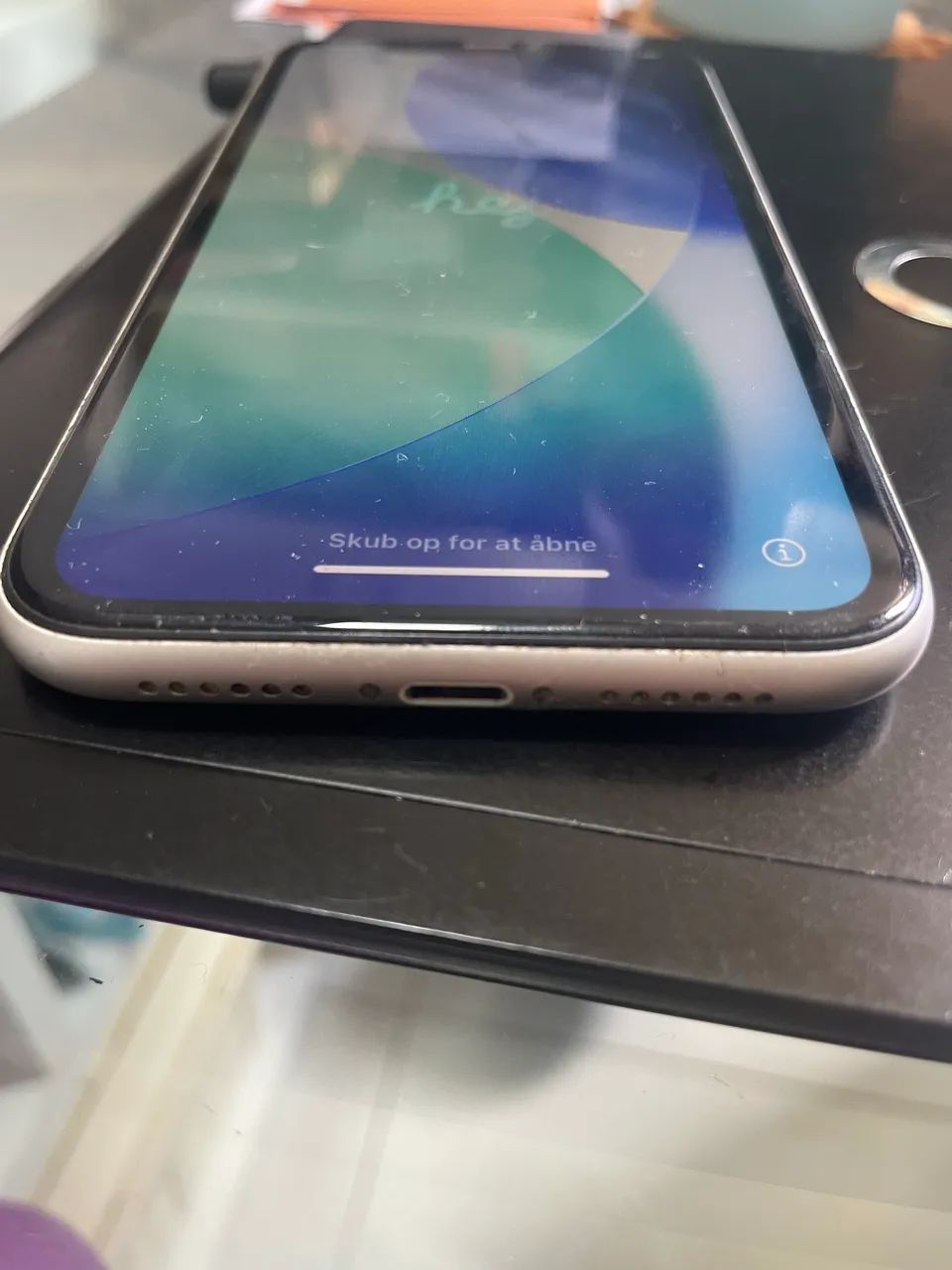 Vendo iPhone 11 64 gb branco 