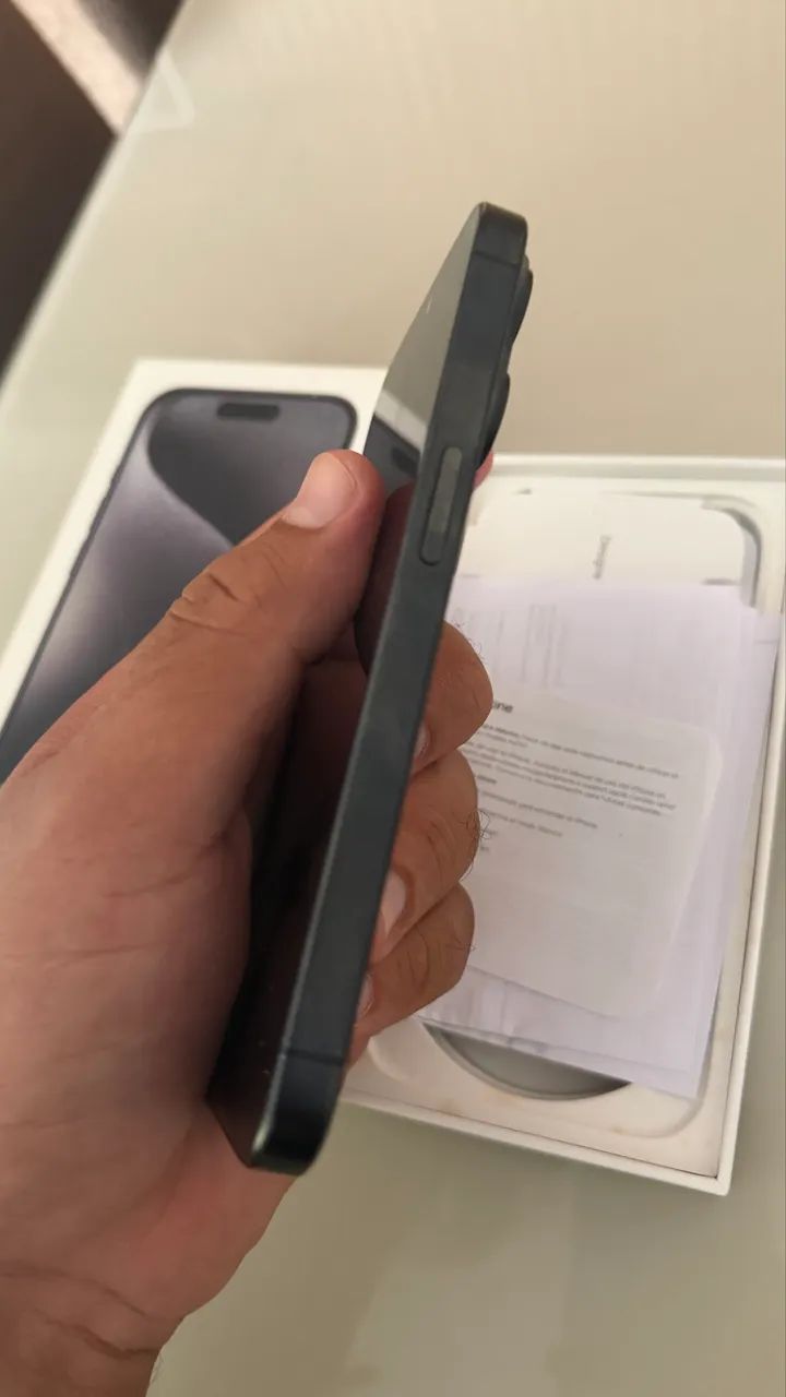 iPhone 15 pro, 256G, sem marca de uso. Bateria 87%.  - Foto 2