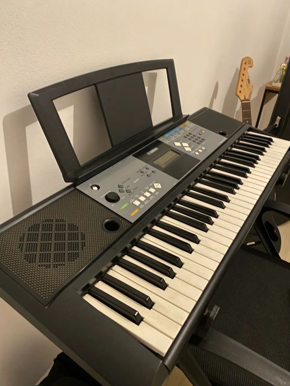Teclado Yamaha PSR-E233 - Foto 4