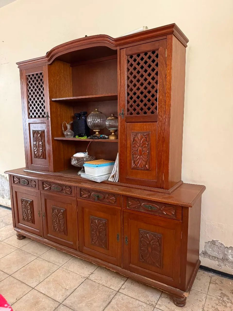 Arca e mesa( sala de jantar)