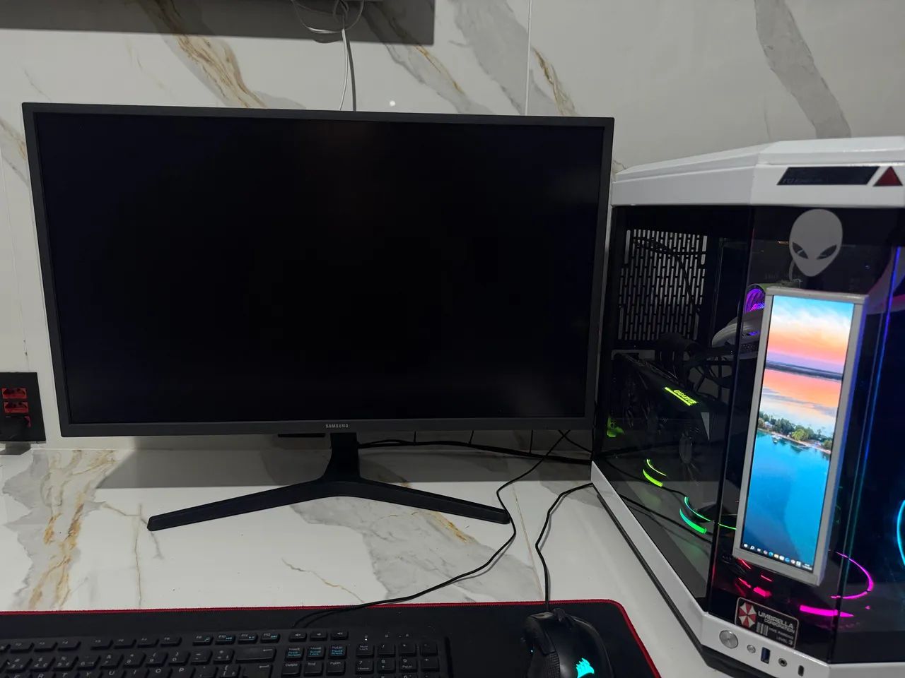 Monitor 32? UHD UJ59 zero no Plástico Faço Catira - Foto 2