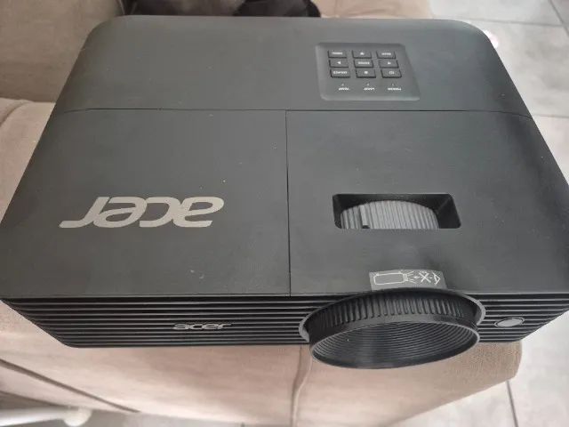 Projetor Acer pouco tempo de uso com bolsa e cabo hdmi 10mts