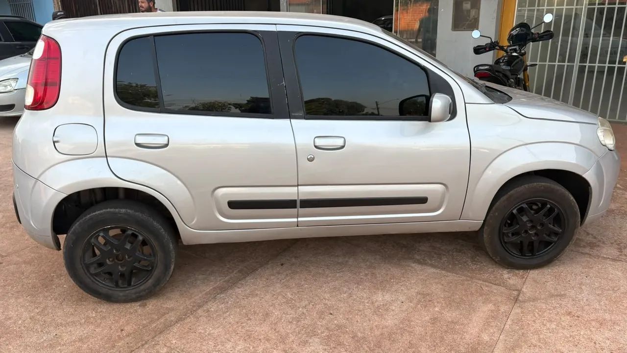 Fiat Uno Attractive 1.4 EVO Fire Flex 8V 4P 2011 - Foto 4