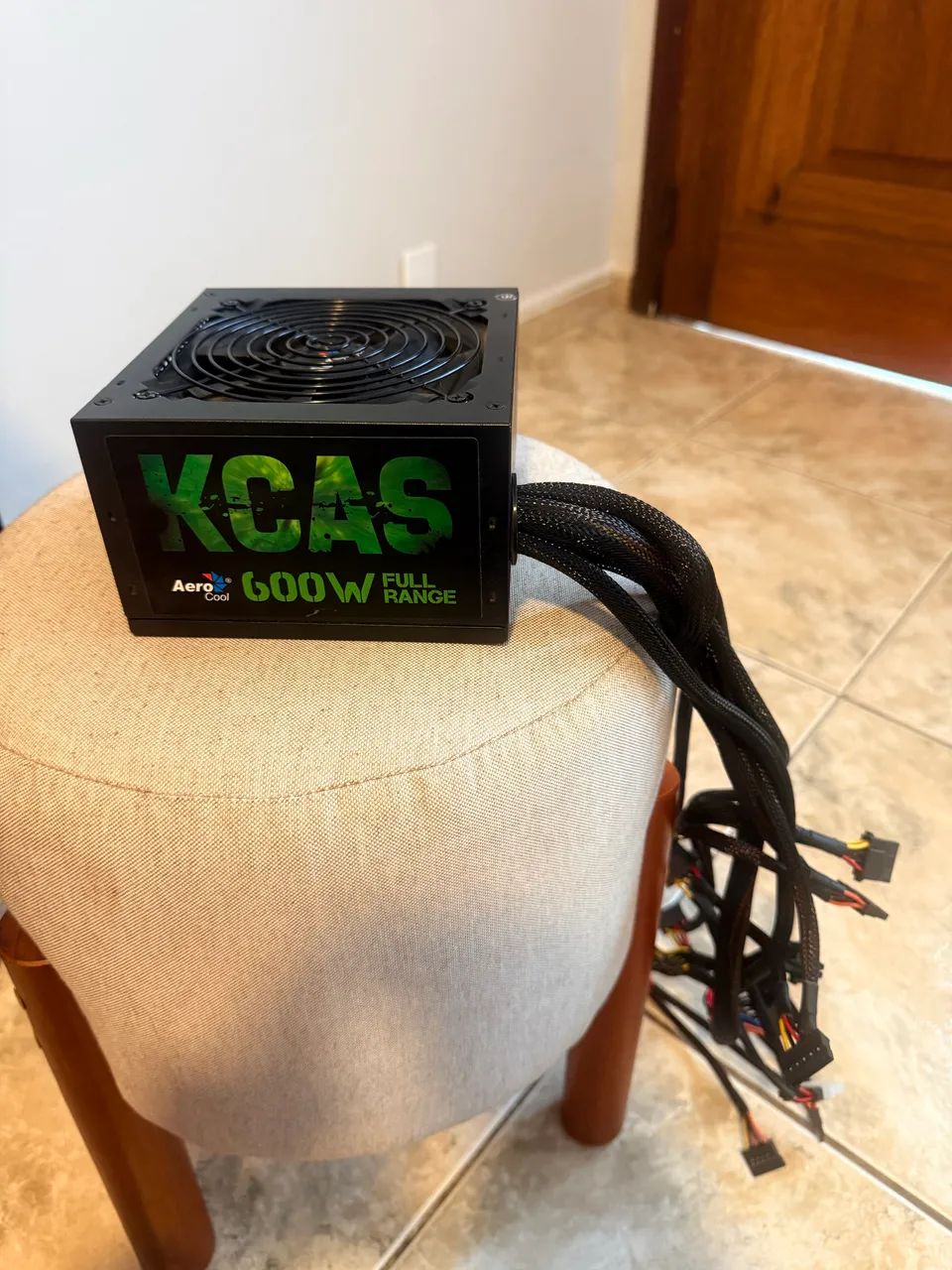 Fonte Aerocool KCAS 600W 80 Plus Bronze Full Range PFC Ativo - Foto 2