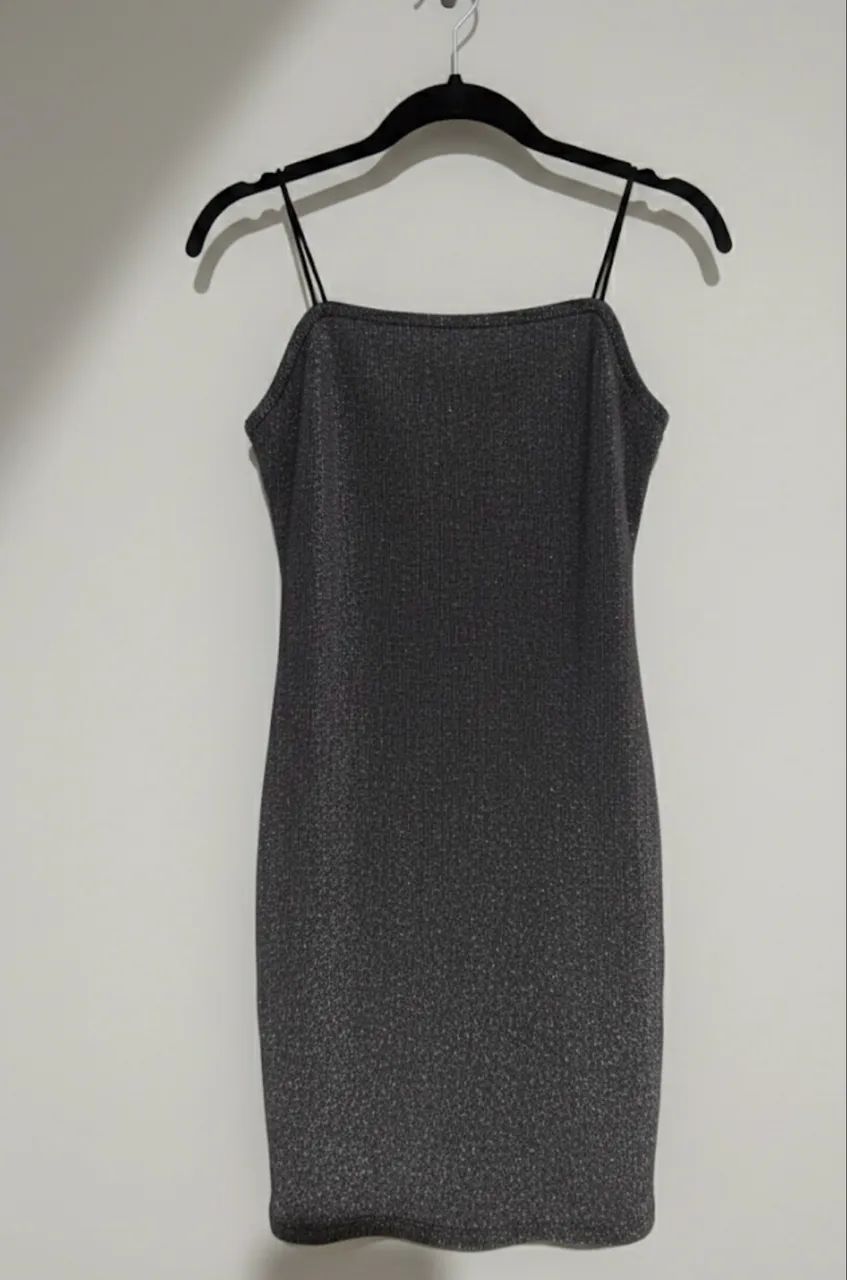 Vestido Preto Com Brilho