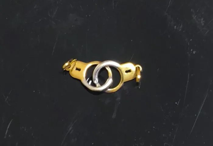 Pingente de algemas de ouro amarelo e ouro branco.  - Foto 2