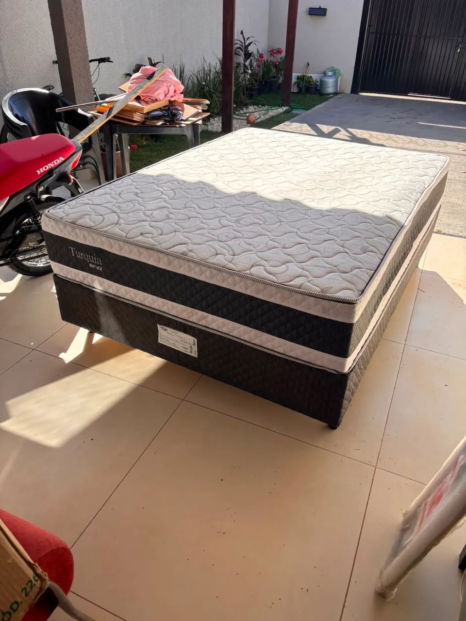Cama Box de Casal Menos de 1 mês de uso