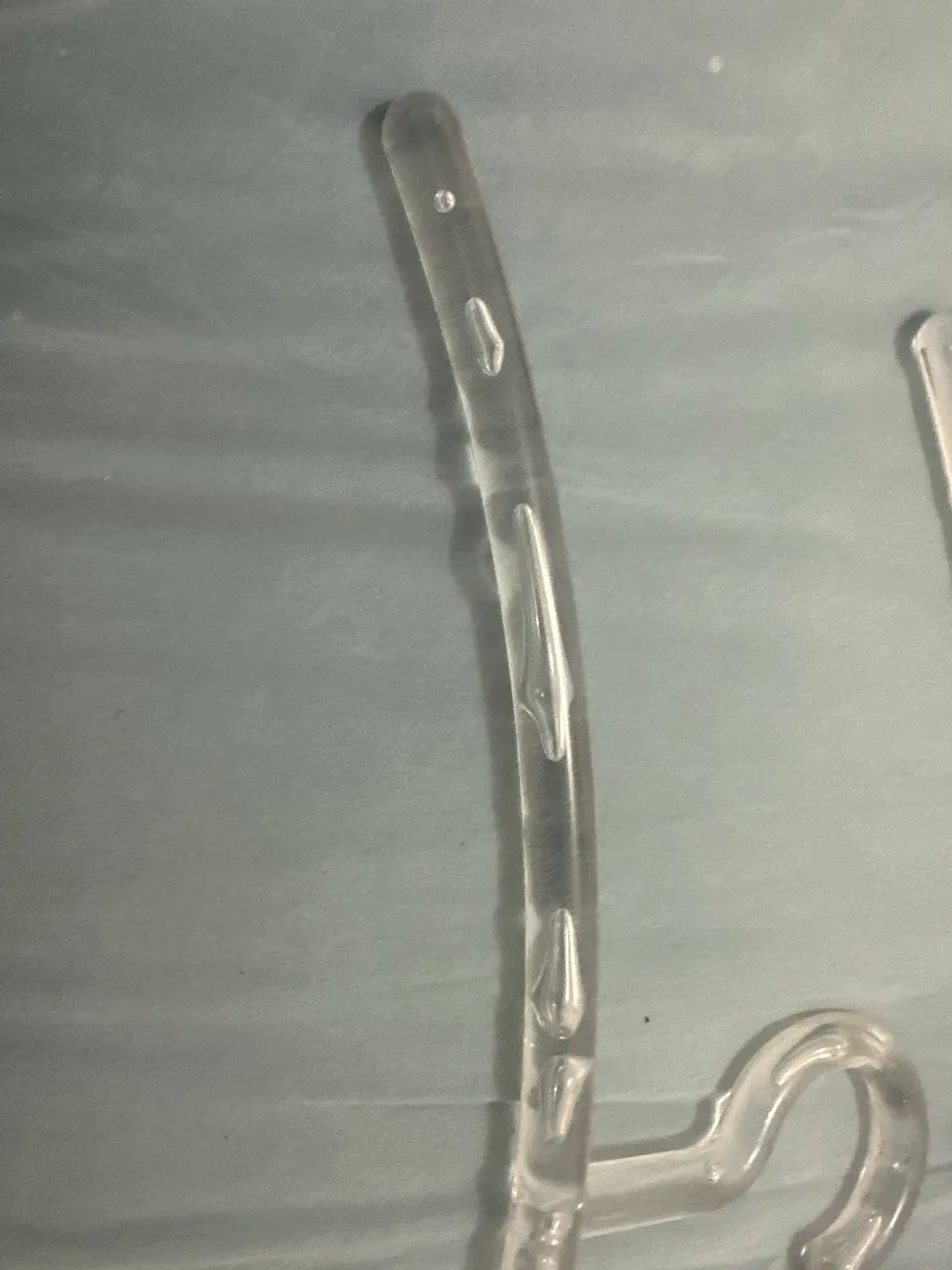 3 cabides em acricílo resistentes  - Foto 3