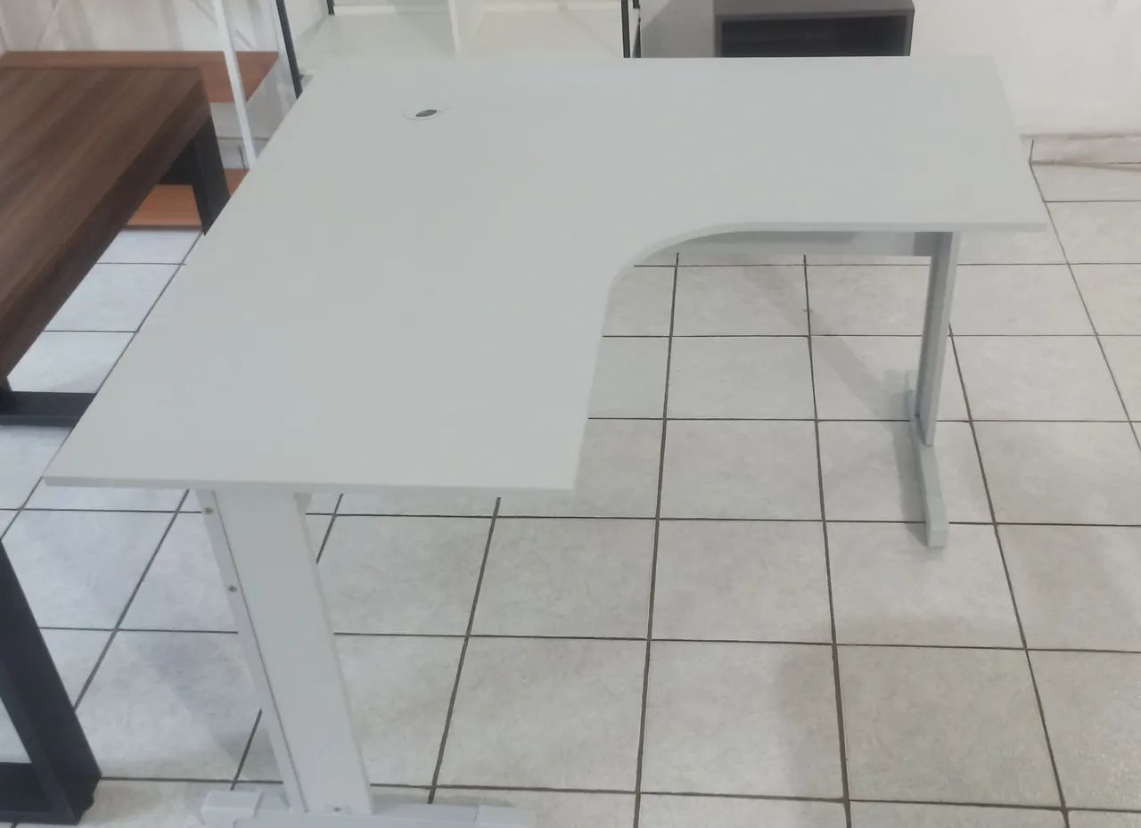 Mesa em L na cor cinza  - Foto 2