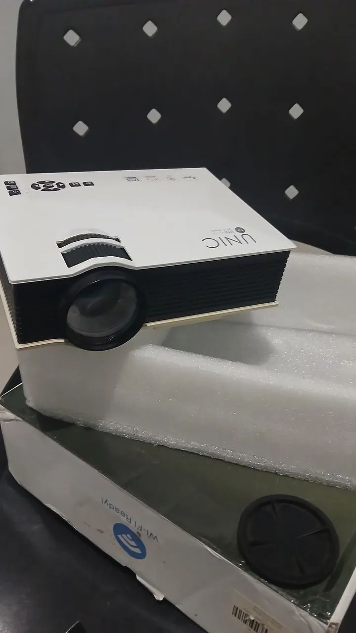 Projetor UNIC portatil - Foto 2