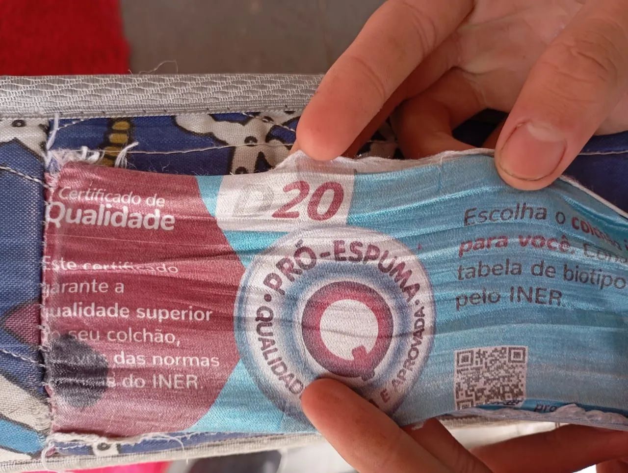 Colchão de solteiro fino de espuma  - Foto 3