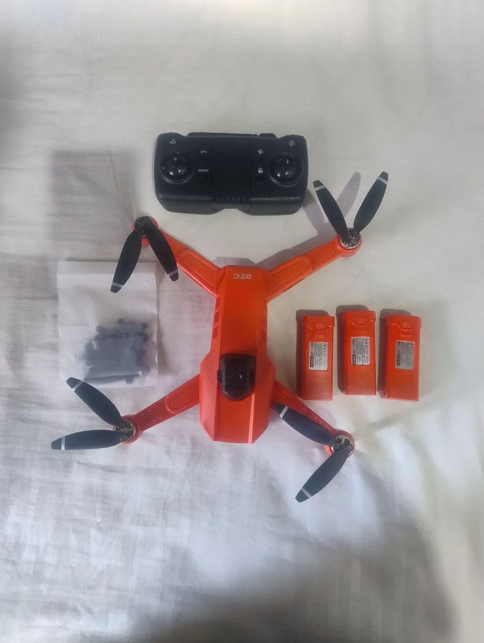 Drone com 3 baterias 