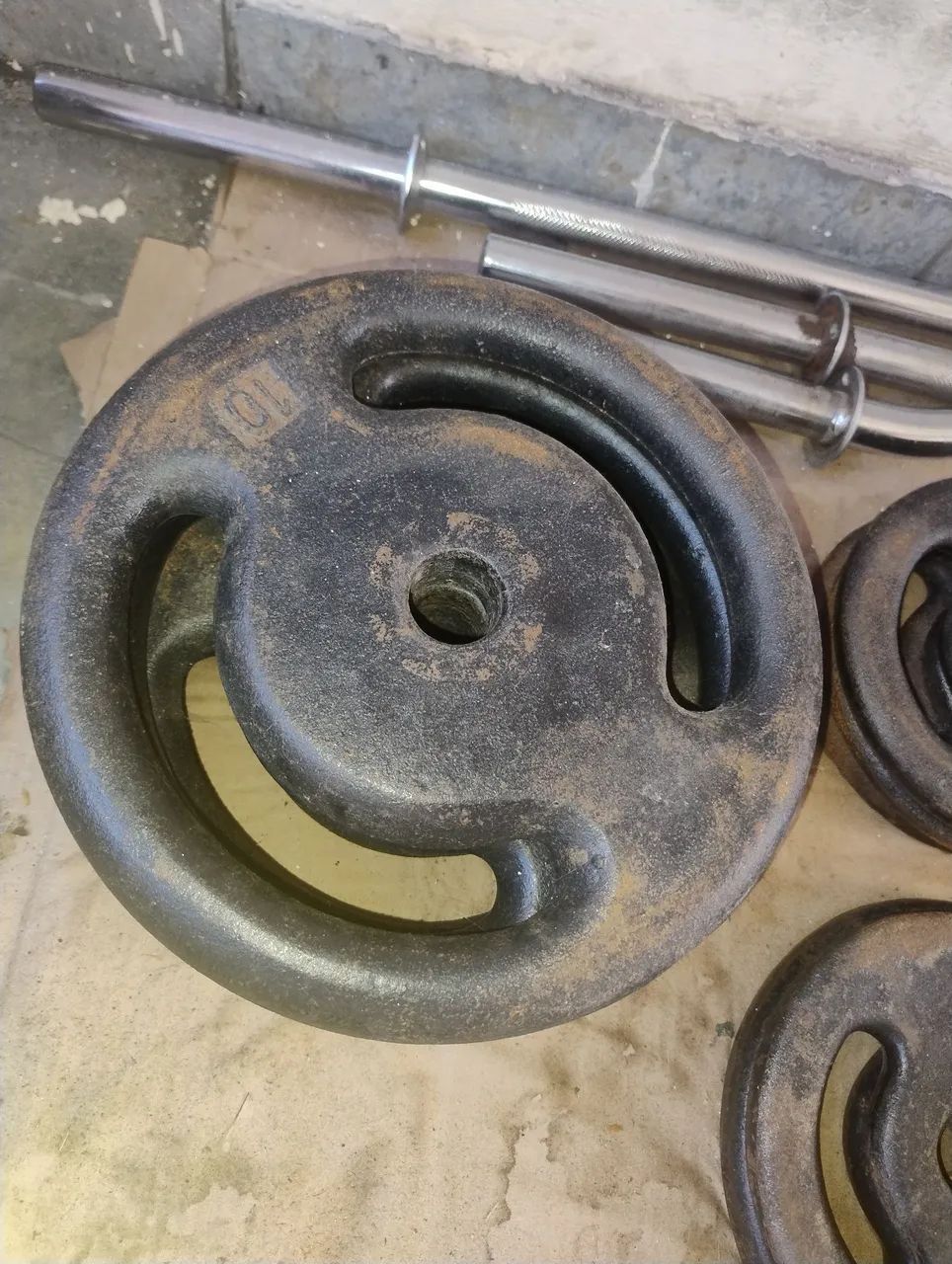 Vendo anilhas, barras e halteres  - Foto 2