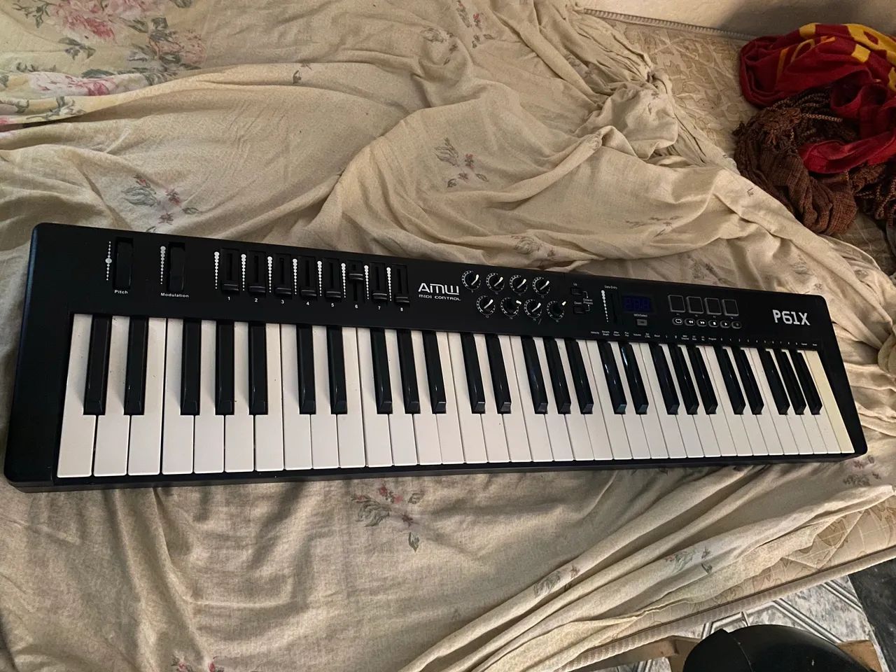 Vendo !  Interface de audio mais controlador midi  - Foto 2