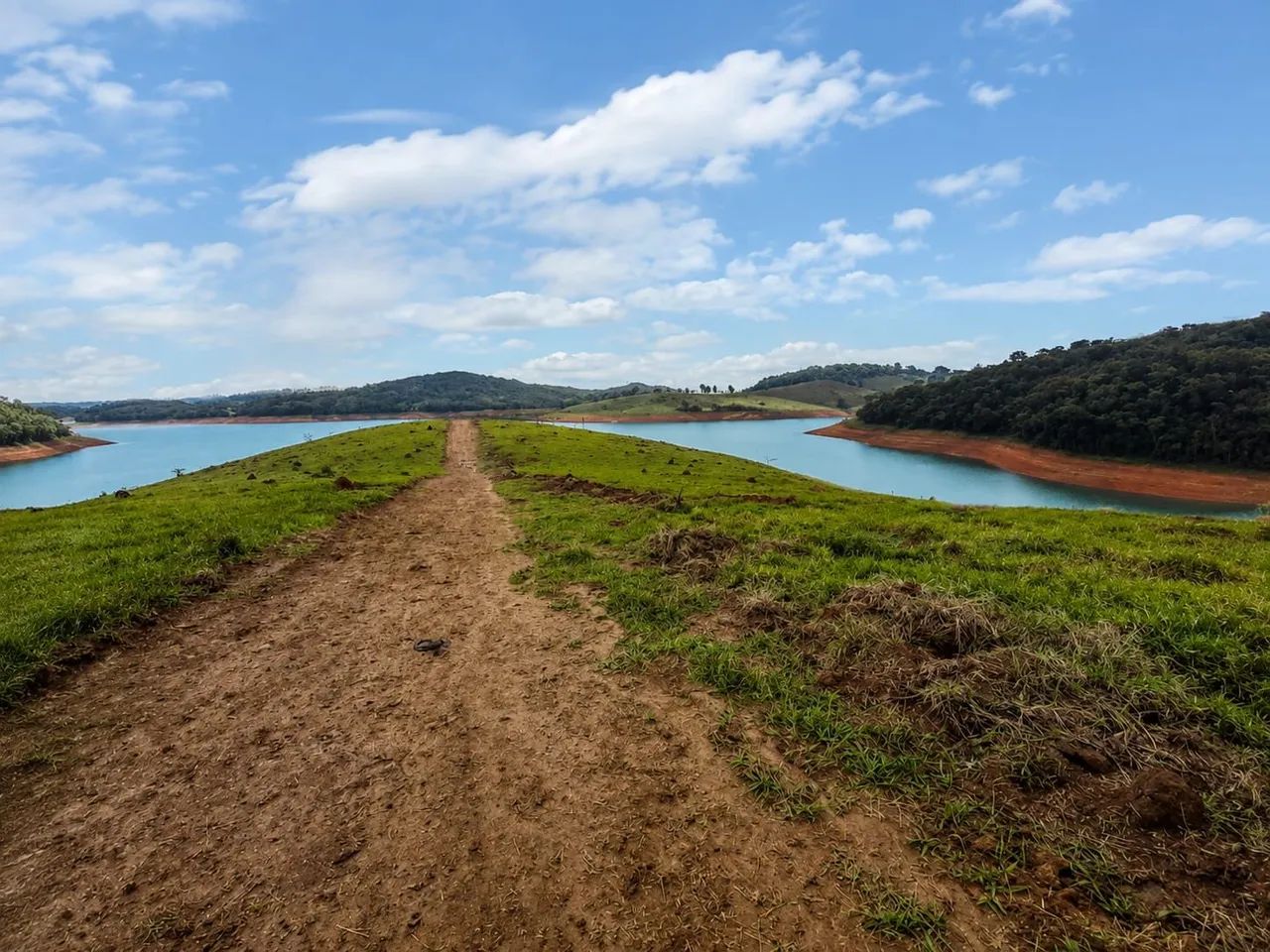 Excelente Terreno em Paraibuna com acesso a Represa   - Foto 2