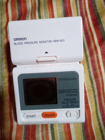 aparelho de pressão omron hem 601