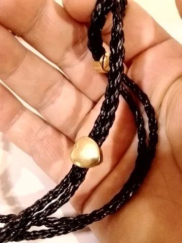 Colar chocker com 55cm novíssimo com pingentes dourados - Foto 4