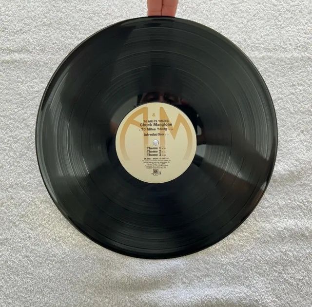 Disco de Vinil Chuck Mangione - 70 Miles Young - Importado - Foto 5